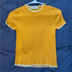 Zara Mustard Ribbed Short Sleeve Top with White Scallop Trim